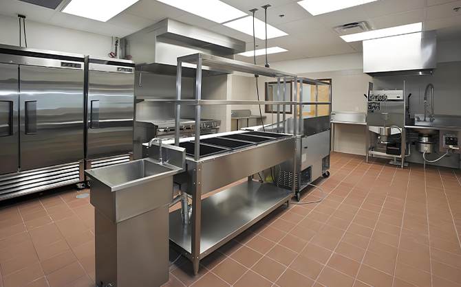 商用冰柜的維護與保養：確保食品安全的冷藏解決方案